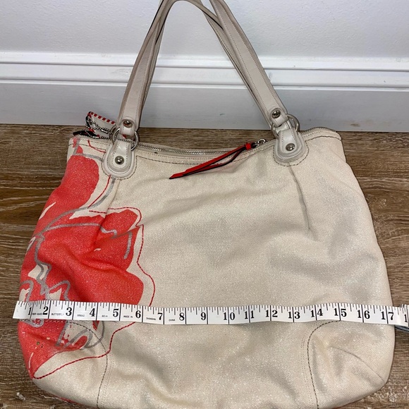 Coach Poppy Tote - Picture 4 of 8